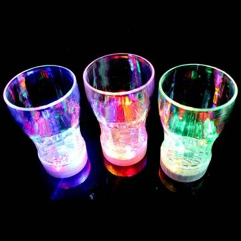 Светодиодный свет Цвет мигающий пивная кружка пить Кубок для вечерние декоративные