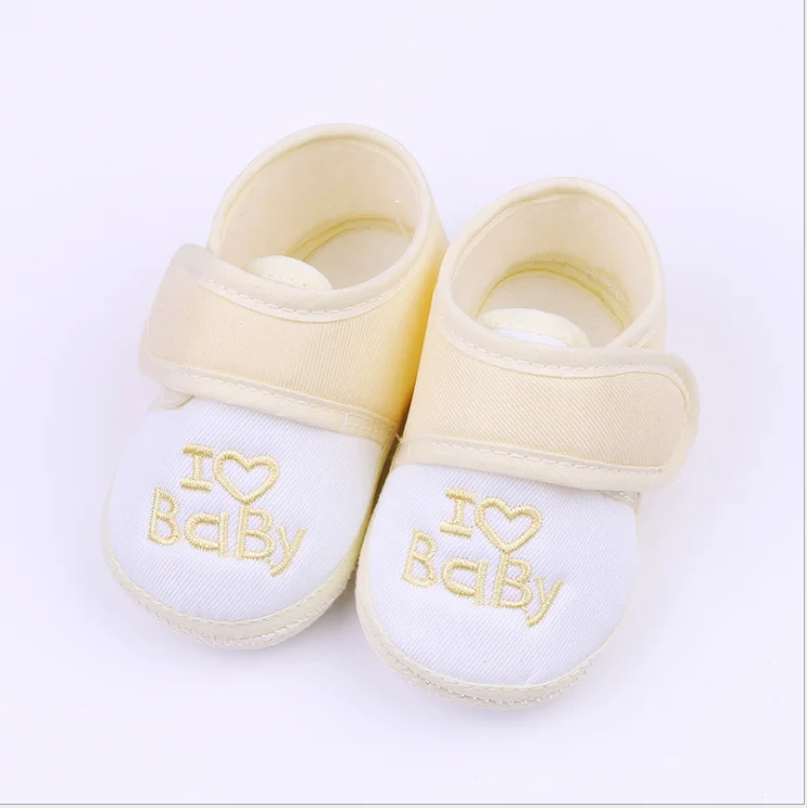 Бренд летний для новорожденных мягкая подошва обувь для младенцев из хлопка, в полоску, с животным узором в форме сердца для прогулок противоскользящая обувь для грудничков