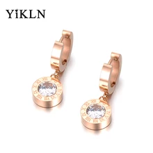 YiKLN модные круглые серьги из нержавеющей стали с кубическим цирконием ААА в виде цыганских цифр, очаровательное ювелирное изделие для женщин и девочек, серьги YE18041