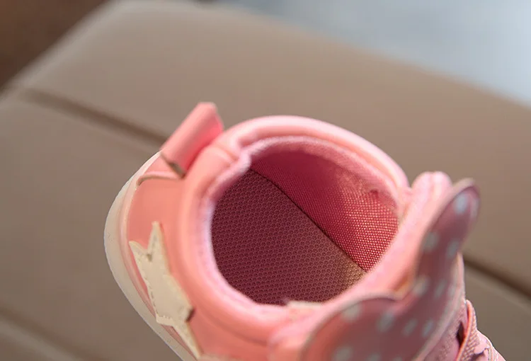 Crianças dos Desenhos Moda Bebê Meninos Meninas Luminosa Sapatos Esportivos Led Lumineus Tênis Animados Não-deslizamento Crianças Casuais Brilhante Estrela 21 Mamãe e Bebê