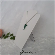 Розничная портативный белый кожзам 33 см Высота Большой Мягкий кулон ожерелье Дисплей мольберт Шейная стойка держатель стойка показанный чехол