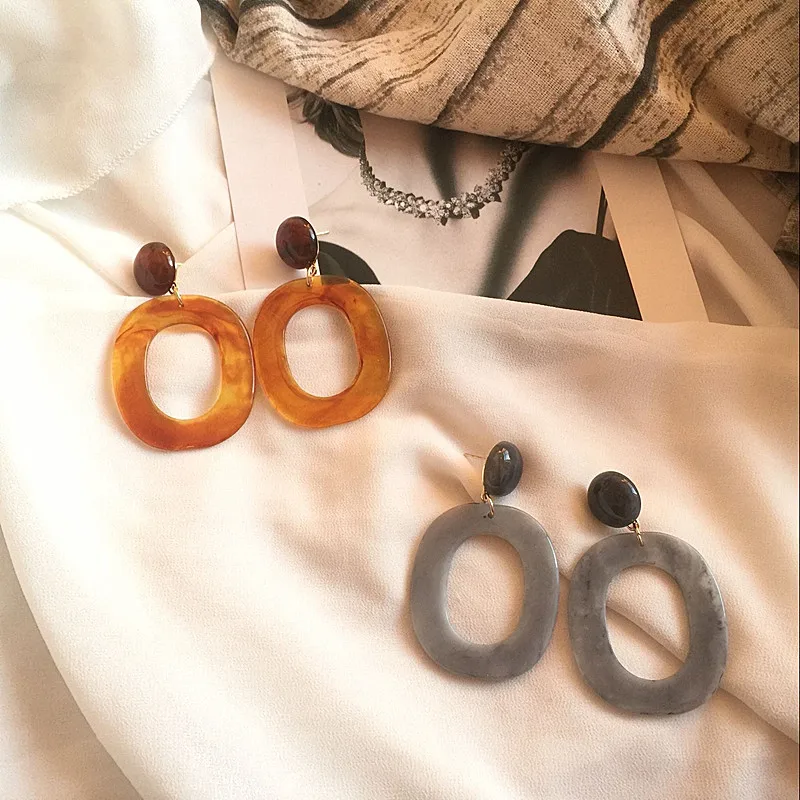 

Free Shipping New Design Resin Gray Brown Exquisite Geometrical Earring