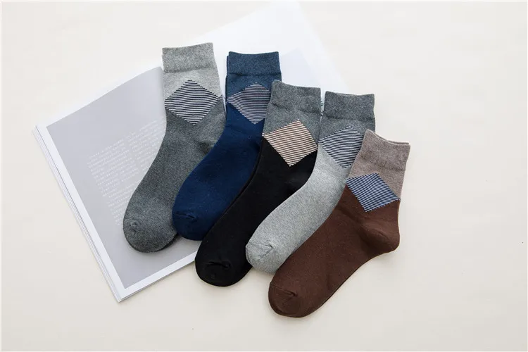 Осенние и зимние простые корейские мужские деловые хлопковые носки мужские