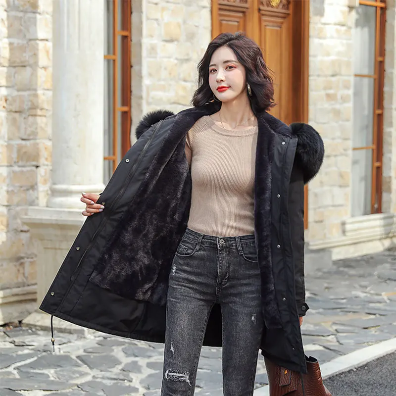 Шикарное меховое пальто с капюшоном зимнее пуховое пальто теплая куртка плюс размер длинный тонкий женский ватник ватная Женская куртка на меху - Цвет: black