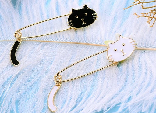 X007  Free shipping Cute Black and White Cats Oil Drop Exquisite Brooch Pins,Fashion Jewelry Wholesale
