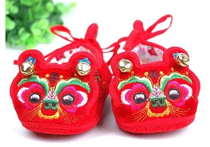 WEONEWORLD/Китайская традиционная вышивка малыш обувь Младенческая малышей мягкая подошва, Детские Тканевая обувь в китайском Тигр благоприятный - Цвет: red