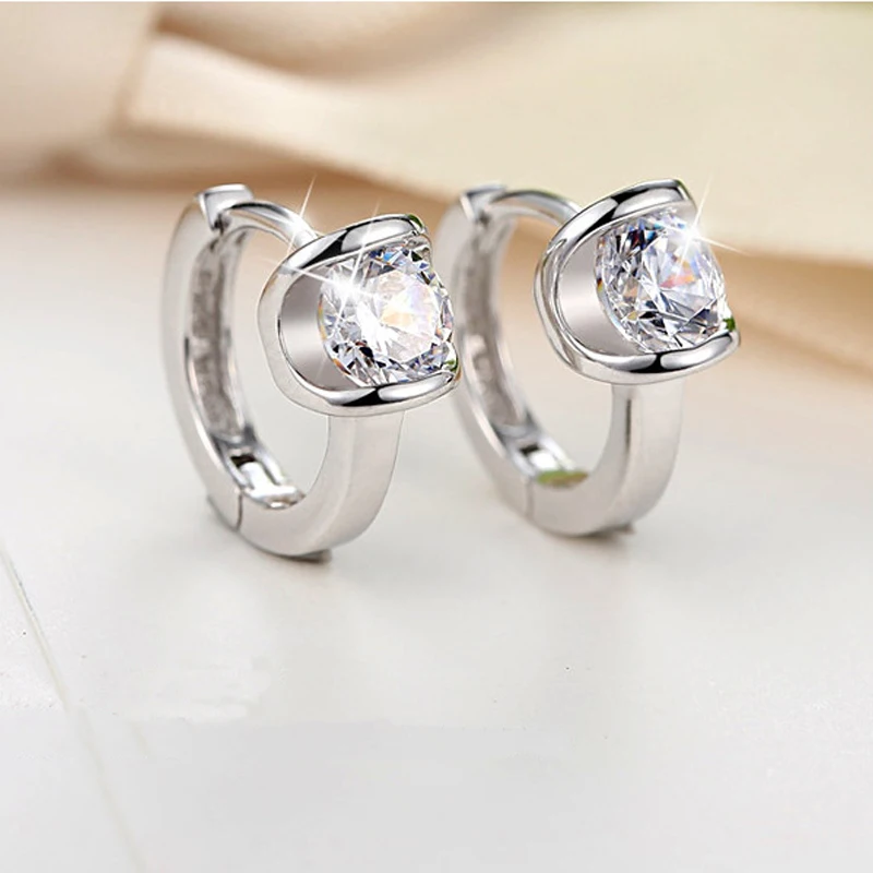 

Korean Style Angel Kiss Stud Earrings For Women Clear Cubic Zirconia White Gold Color Earring Party Gift Fashion Jewelry KAE109