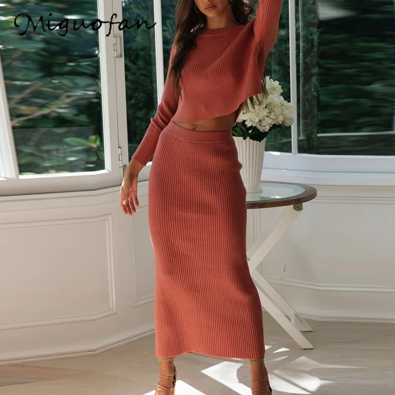 Billig Miguofan Gestrickte 2 Stück Set Frauen Pullover Pullover Crop Tops Strick Röcke Bodycon Büro Dame 2PCS Anzüge Sets 2019 Winter