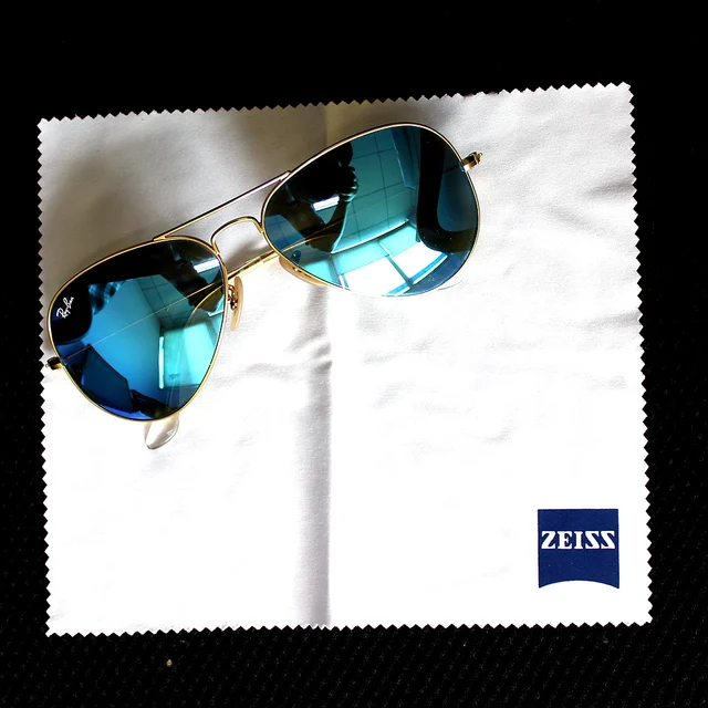 ZEISS Vision - Un consiglio: le pezzuoline in microfibra con cui pulite gli  occhiali vanno lavate con sapone neutro per evitare che trattengano  residui.