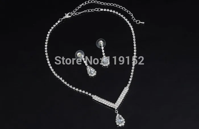 Комплект из колье и серёг серебристого цвета с кристаллами|set black|necklace set boxnecklace smile