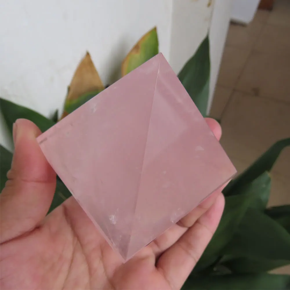 

180~230g 60*60mm 100% Natural Madagascar Rose Quartz Crystal Pyramid Reiki Healing Fengshui Home Decoration Mineral Stone 2019