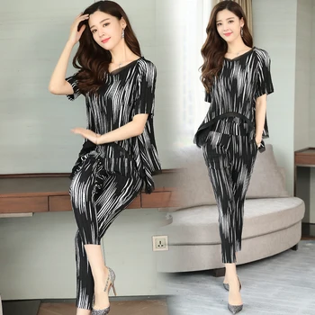 

2018 Summer women loose wear new suits pants casual clothes black white stripes Short sleeve shirt plus size two-piece outfit
