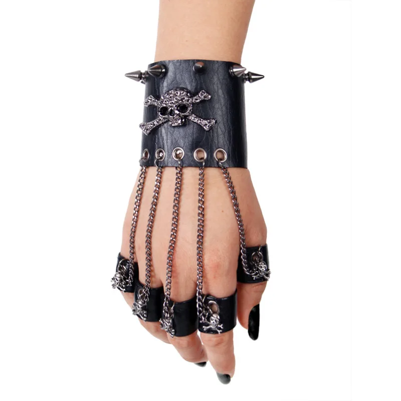 Koop Punk Rave Stijl Gothic Vrouwen Armband Rock Stoom steampunk schedel PU lederen Schedel spike manchet S114