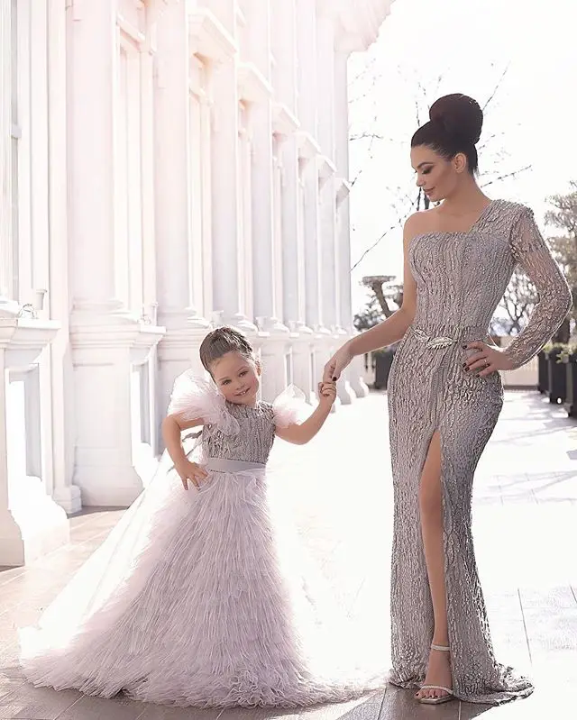 

2019 Luxurious Beads Mother And Daughter Prom Evening Dresses Mermaid Side Slit Saudi Arabic Lady Formal Party Gowns