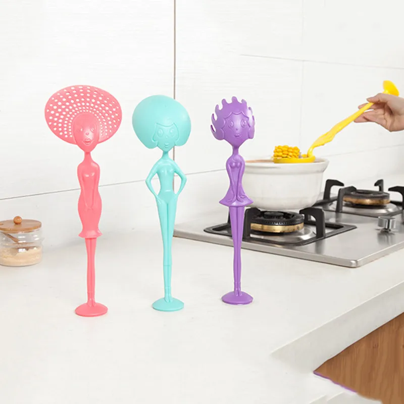 

1PCS Kitchenware Can Stand Human Shape Spoon Colander Noodle Mein Spoon Plastic Cooking Tools Kitchen Utensils A