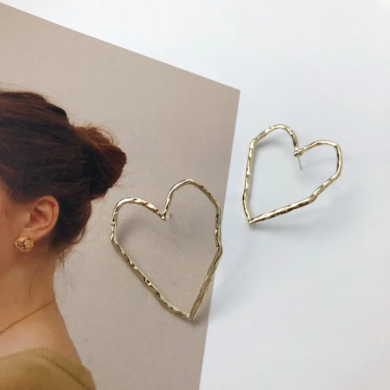 

Romantic Style Hollow Big Heart Stud Earrings Fashion Brincos Irregular Alloy Heart Shaped Punk Earring Party Jewelry For Women