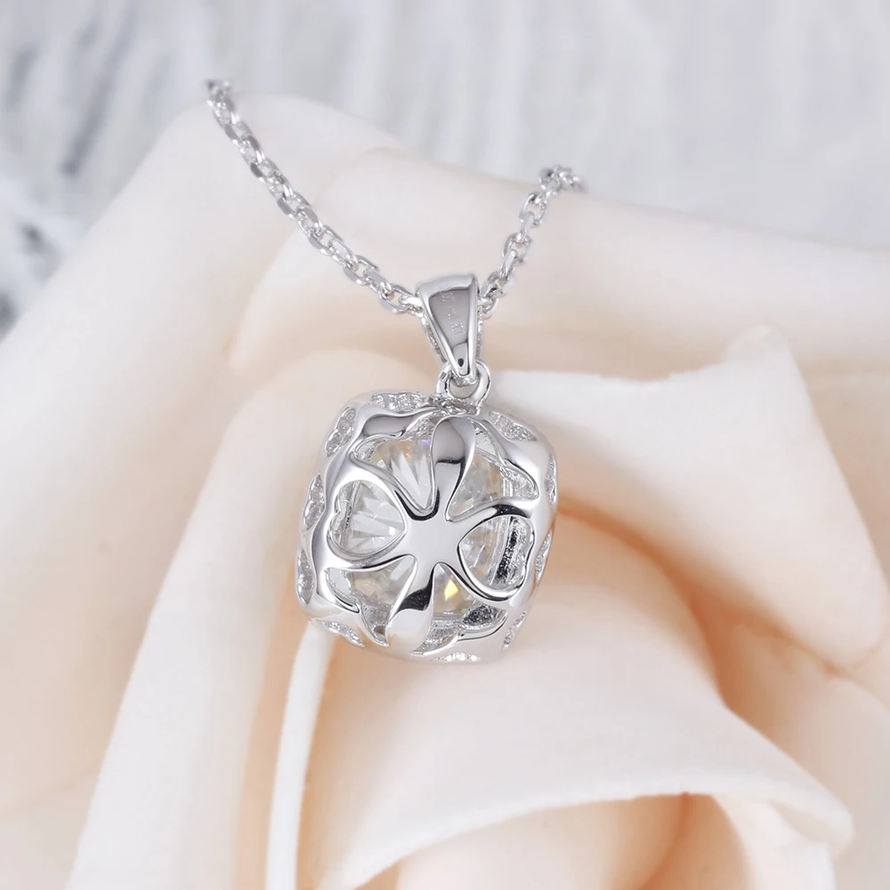 Cushion Cut Moissanite Halo Pendant Necklace(1)