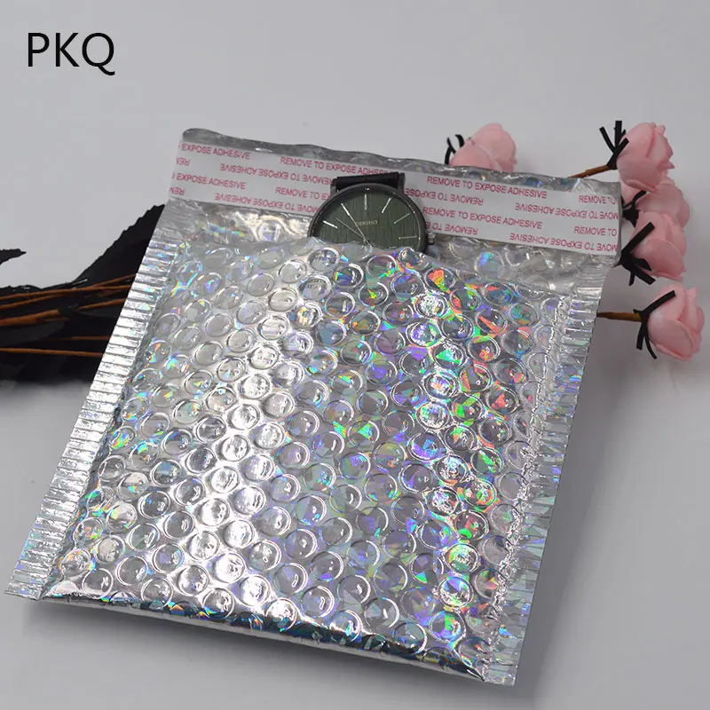 50pcs gold/silver/black aluminum Padded Shipping Envelope Metallic Bubble Mailer Aluminum Foil Gift Bag Packing Wrap bag 15*13cm - Color: laser silver