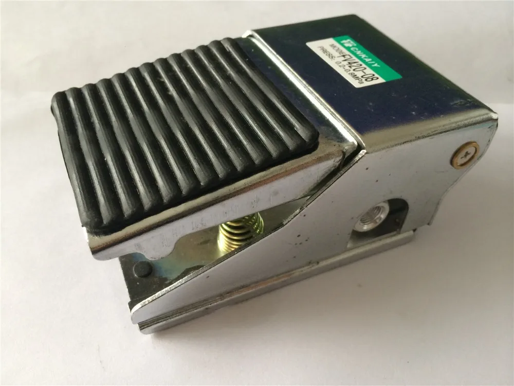 

Air Valve Switch FV-420 1/4" Nonslip Rubber Momentary Foot Control Pedal