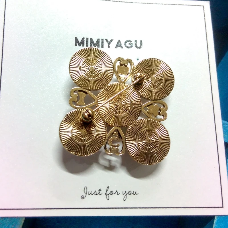 cc brooch 05