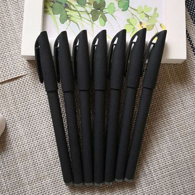 

Gel pen exam pen student 0.5MM carbon black water-based signature pen core heart bullet stationery Scrub pen spray plastic shell
