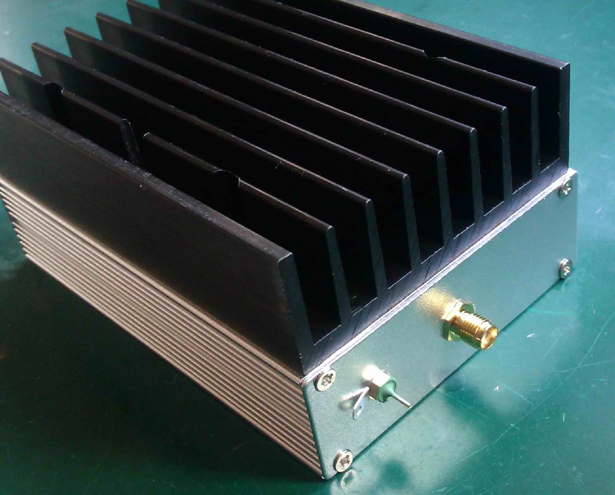 

Ultra wideband RF amplifier, short wave amplifier, linear amplifier, 1MHz--130MHz, 6W, 43dB