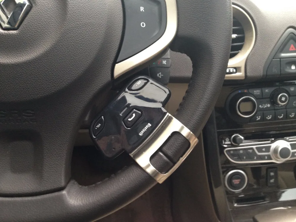 Handsfree Car Auto Steering Wheel Bluetooth Wireless Kit with Car Charger for Mobile Phone
