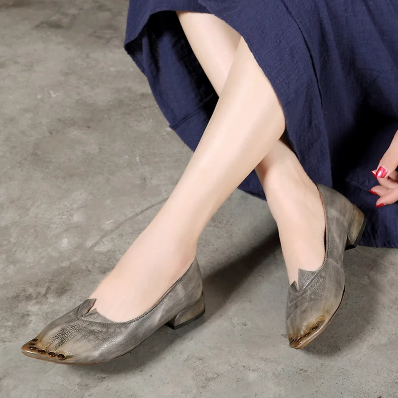 

Women Leather Pumps Gray Low Heels Retro Shoes Spring 2019 Handmade Genuine Leather Women Pumps Pointed Toe Lazy Shoes Brand