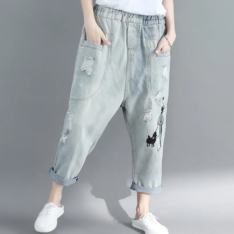 Летние джинсы большого размера женские весенние с эластичной талией джинсовые шаровары 2019 новые женские Ретро Вышивка повседневные
