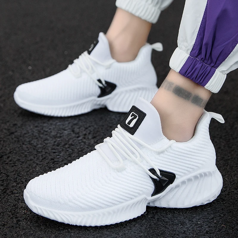 Ceny Nowe światło oddychające buty do tenisa dla mężczyzn sznurowane buty sportowe męskie szkolenia Athletic Anti śliskie płaskie yeezys tenis trampki