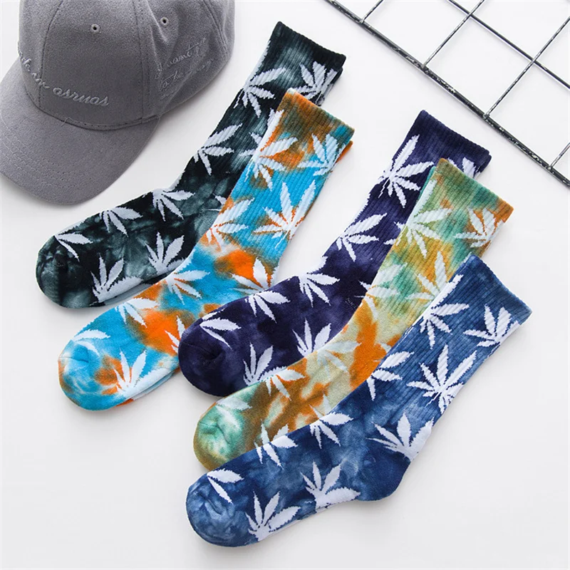 

Male socks cotton Tie dyeing Maple leaf sock harajuku street skateboard men's socks unisex spring casual crew socks dropshipping