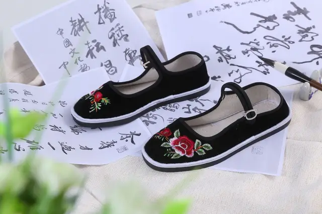 Chinese style cloth shoes women canvas shoes embroidered
