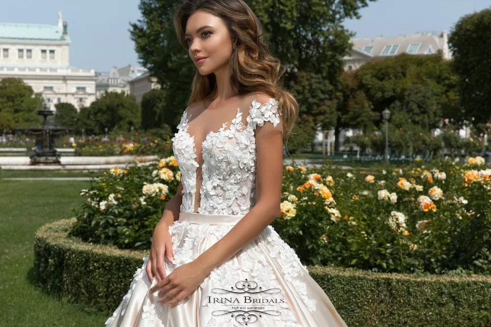 Hochzeitskleid кепки рукавом кружево аппликации 3D Цветы атлас цвета шампана свадебное платье