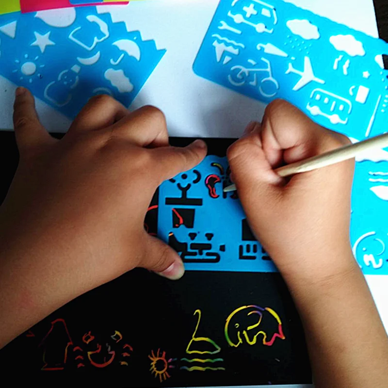 Preise Happyxuan 50 blätter Magie Farbe Regenbogen Scratch Papier Karte Set mit Graffiti Schablone für Zeichnung DIY Kunst Malerei Spielzeug Kinder