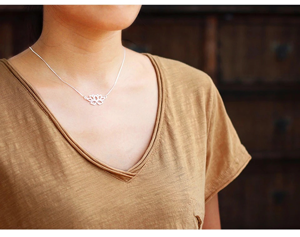 LFJF0022-Hollow-Out-Lotus-Necklace_14
