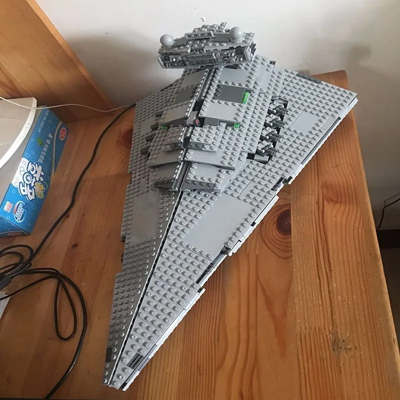 

Building Block 05062 Star Wars Empire Star Destroyer Dress Spelling Insert Plastic Building Blocks Children Toys 1359pcs