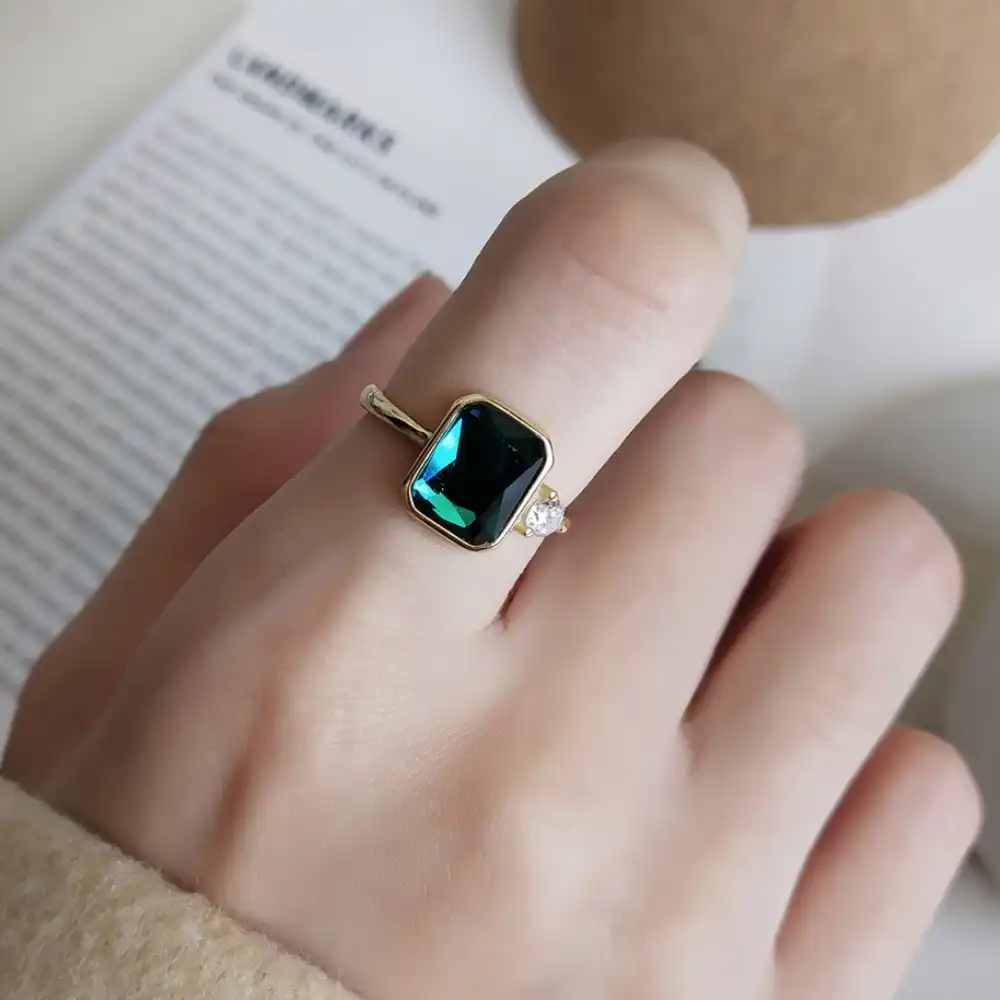 green emerald ring