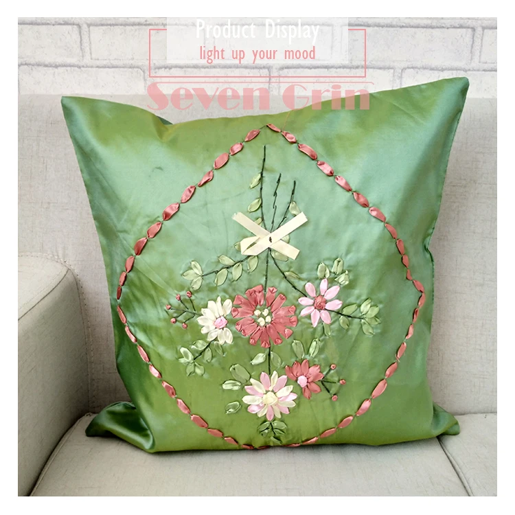 robbin embroidery (1)