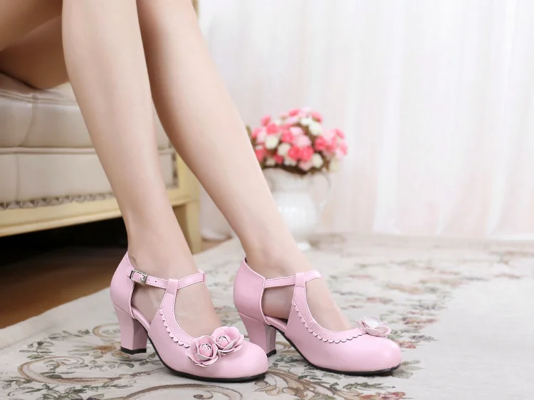 Женские винтажные туфли Mary Jane; Туфли Лолиты на среднем каблуке с круглым носком, украшенные розами; школьная обувь для девочек - Цвет: Розовый