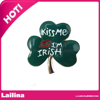 

Fashion 50pcs/lot 45mm Enamel Pin Shamrock Kiss Me Im Irish Brooch Green Clover St. Patricks Day