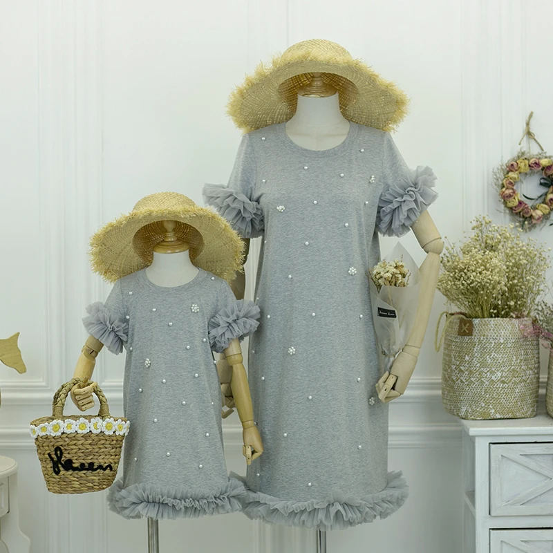 

Mom Girls Dress Mother Daughter Pearl Rulle Dress 2019 Summer Mommy Girl Matching Twinning Party Dress Family Look Outfits