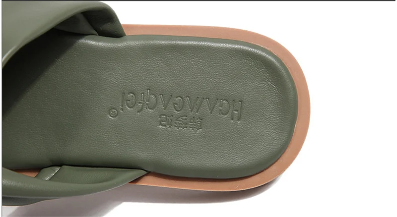 10902415505_1810057931 - 