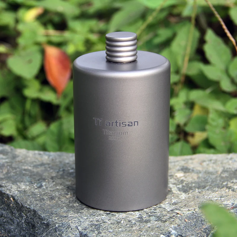 

Tiartisan 200ml Round Titanium Wine Flask Mini Backpacking Outdoor Hips Pocket Wine Bottle for Alcohol Whiskey Red Wine Ta8601