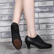 USHINE/модель 8863 года; Каблук 5 см; цвет черный, красный, серебристый; женская дышащая Современная танцевальная обувь; женская обувь для латинских танцев на квадратном каблуке