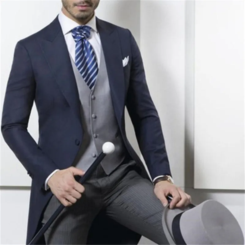 

2018 Custom Made Classic Design Navy Blue Tailcoat Groom Tuxedos Men's Wedding suit Prom Clothing Men Suits (Jacket+Pants+Vest)