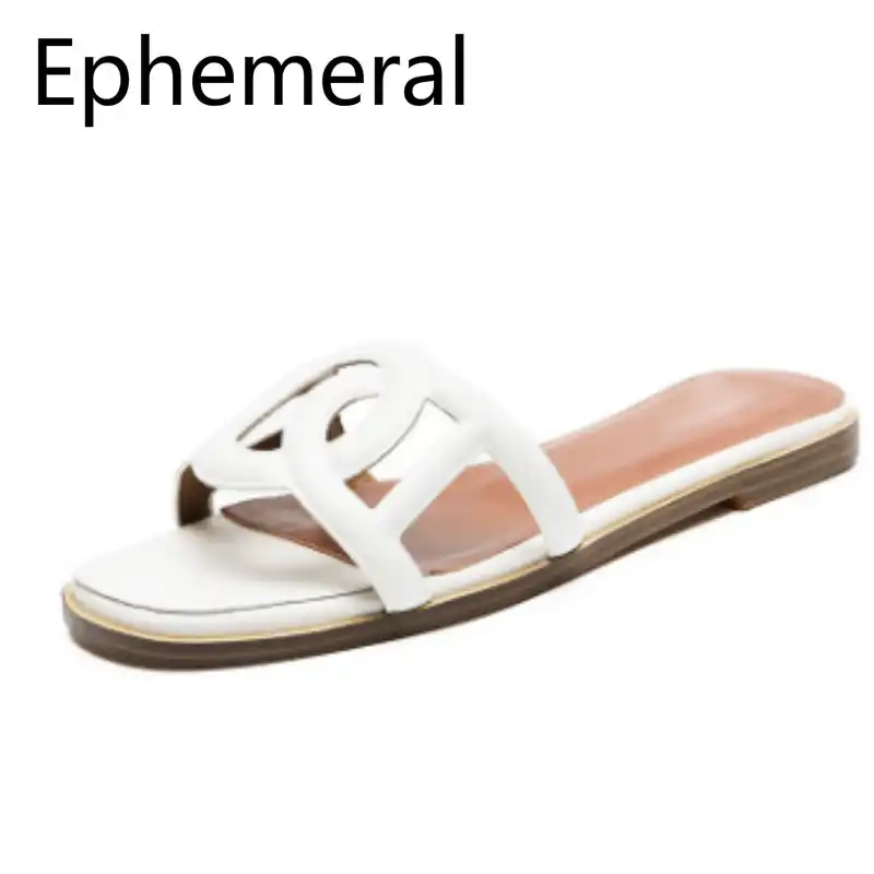 slides for wide feet
