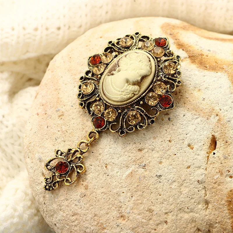 

Vintage Retro Gold Color Suit Brooch Hijab Pin For Women Queen's Cameo Resin Broch Shirt Collar Accessories Wholesale