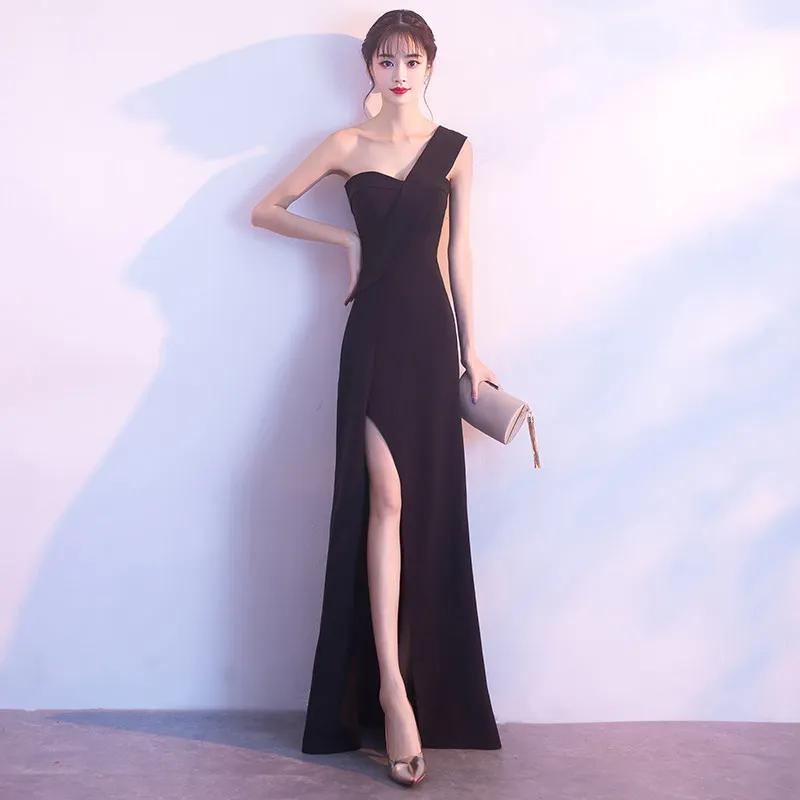 

Red Elegant Single Shoulde Satin Wedding Dresses 2020 New Long Style Lace Korean Slim Female Cheongsam Sexy High Split XS-2XL