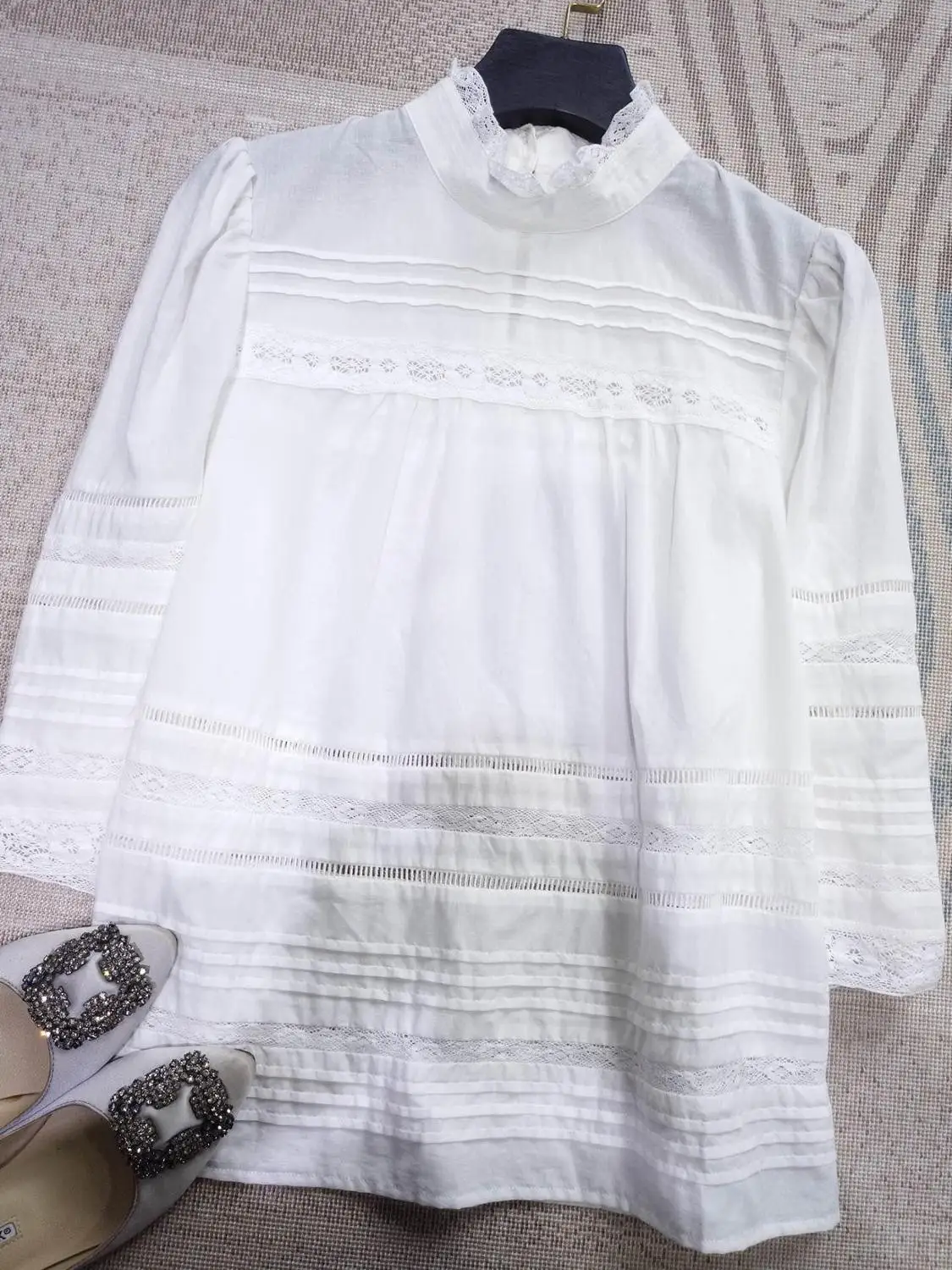 

2019 new ladies fashion sexy neckline wood ear embroidered striped long sleeves openwork shirt 0525