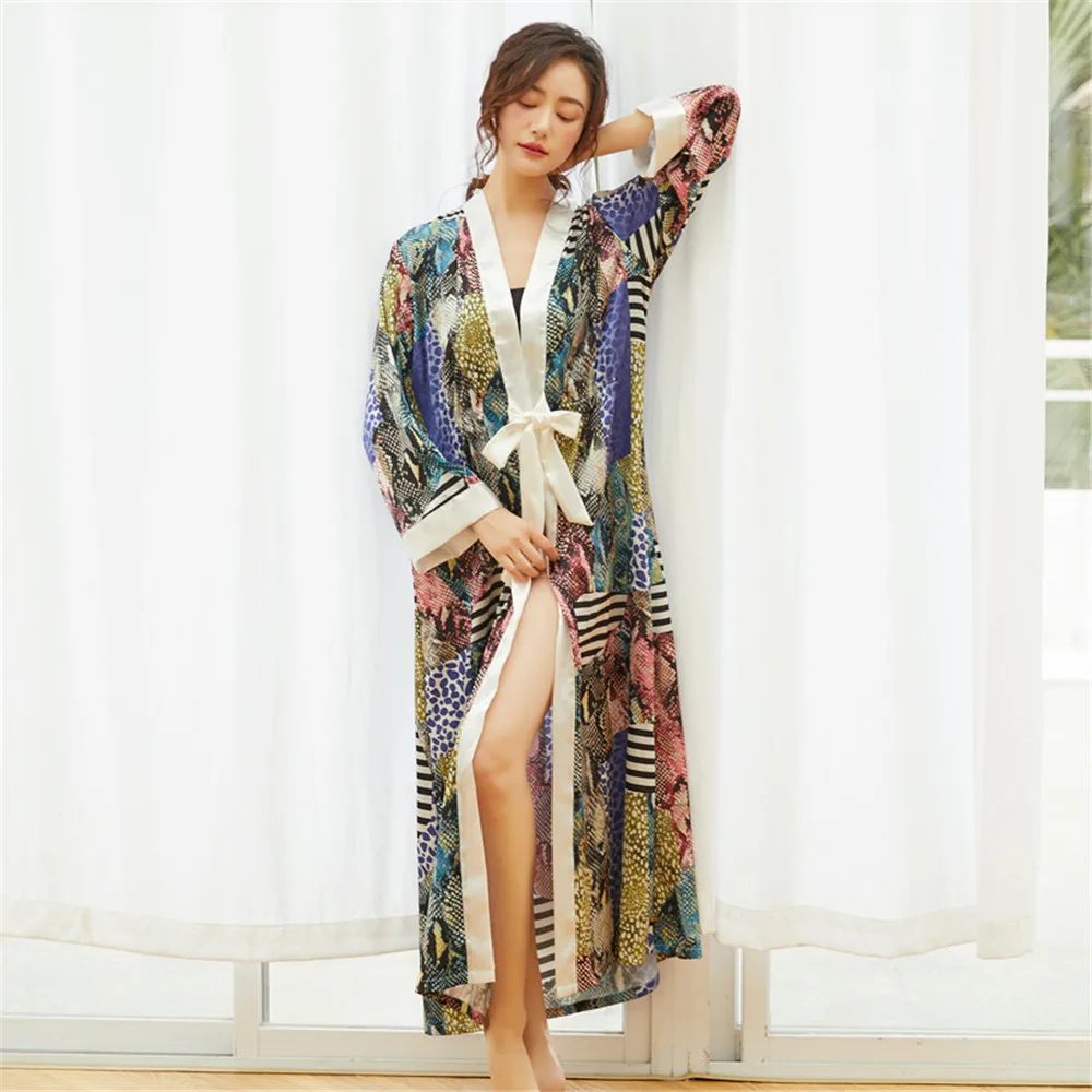 

Summer New Sexy Lady Long Kimono Bath Satin Robe Gown Novelty Chinese Dress Nightwear Casual Rayon Sleepwear Home Dressing